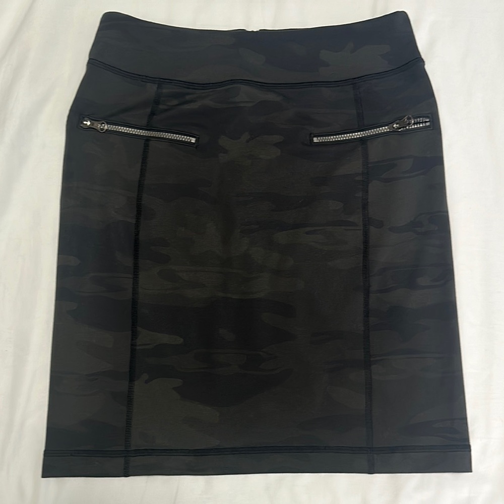 Lululemon camo mini skirt size 4